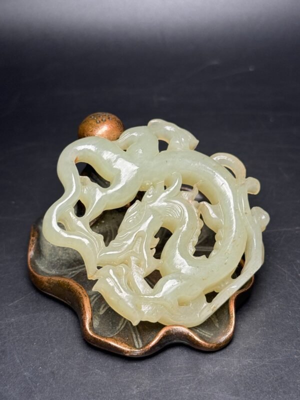 Hetian Jade Panlong Jade Pendant, dragon travels around the world, attracts wealth and fortune - Image 5