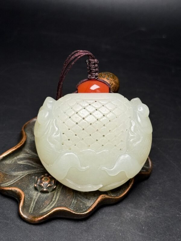 Hetian jade fish basket from Ming and Qing Dynasties, can be used as sachet