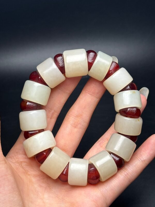 Hetian jade heart beads bracelet, each bead is full, the jade is warm - Image 3