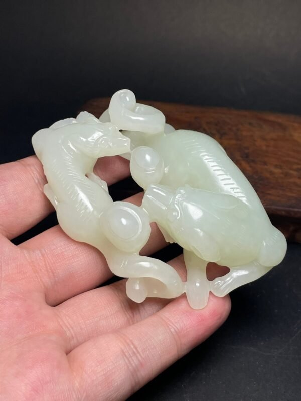 Hetian jade Ming and Qing dynasty jade pieces, prosperous dog, prosperous people