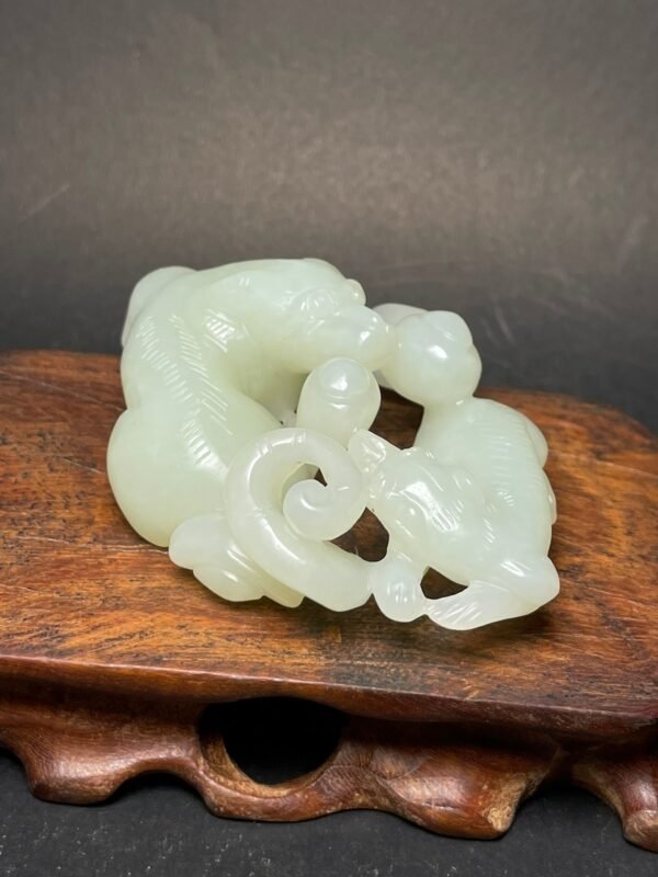 Hetian jade Ming and Qing dynasty jade pieces, prosperous dog, prosperous people - Image 7