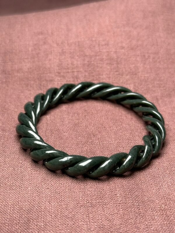 Hetian jade green jade twist bracelet, beautiful bracelet shape, smooth carving lines - Image 7