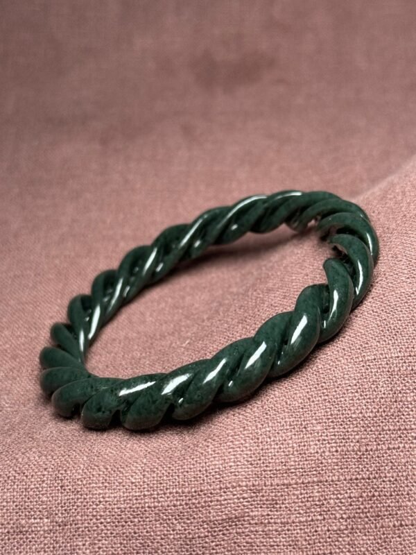 Hetian jade green jade twist bracelet, beautiful bracelet shape, smooth carving lines - Image 9