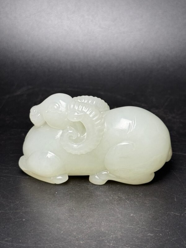 Hetian jade sheep, prosperous and auspicious, three yangs open the door to good fortune