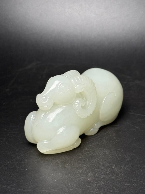 Hetian jade sheep, prosperous and auspicious, three yangs open the door to good fortune - Image 2