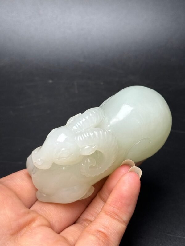 Hetian jade sheep, prosperous and auspicious, three yangs open the door to good fortune - Image 4