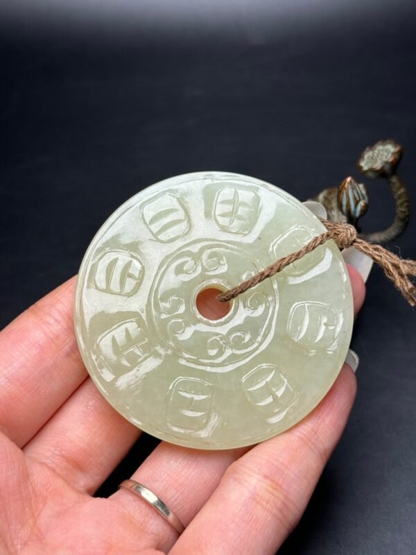 Hetian jade bi, rich in the world, auspicious, simple shape, experienced knife skills - Image 4