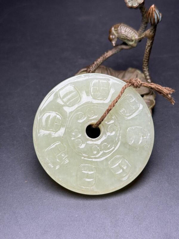 Hetian jade bi, rich in the world, auspicious, simple shape, experienced knife skills - Image 6