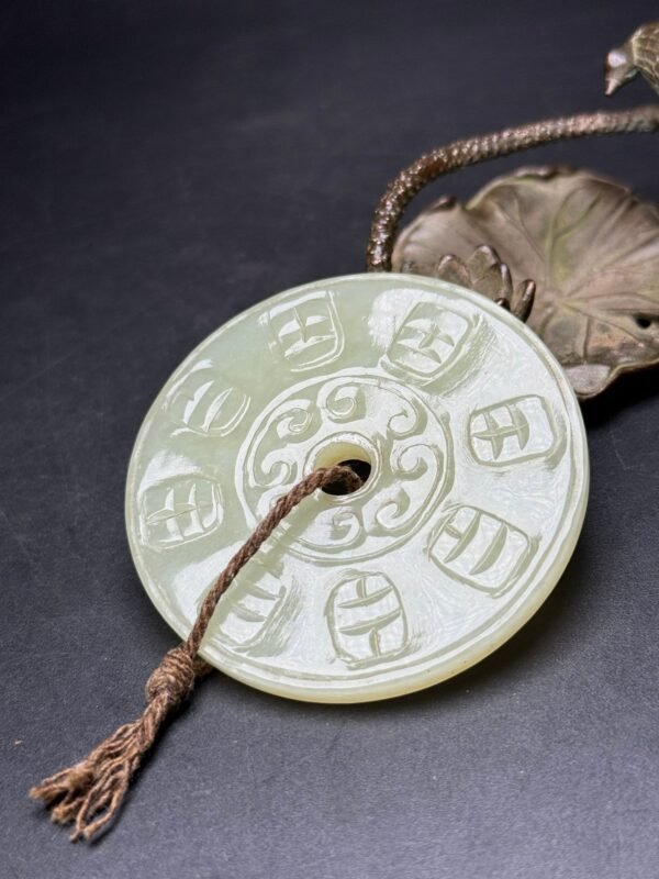 Hetian jade bi, rich in the world, auspicious, simple shape, experienced knife skills - Image 7