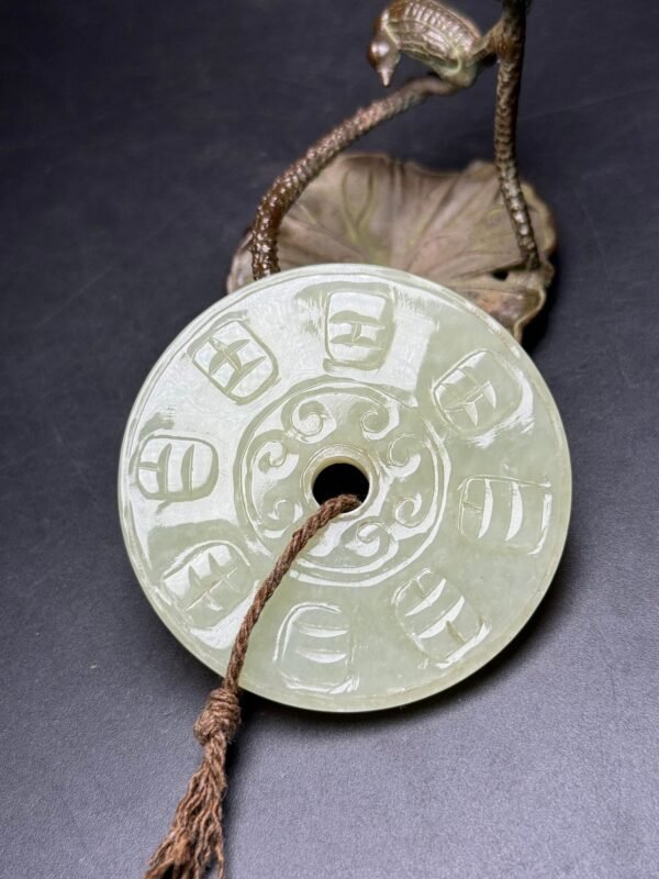 Hetian jade bi, rich in the world, auspicious, simple shape, experienced knife skills - Image 9