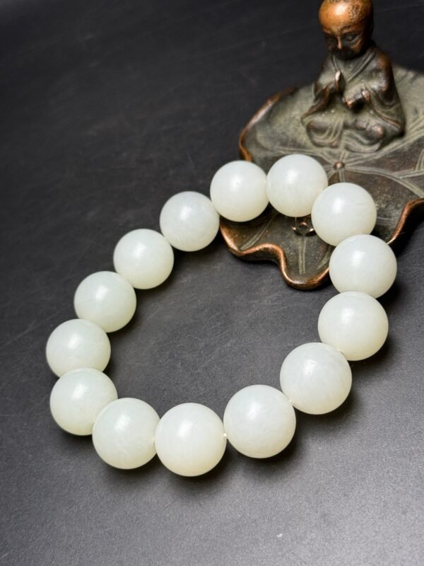 Hetian jade bracelet, each bead is round, round and smooth, full and round - Image 6