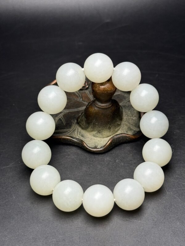 Hetian jade bracelet, each bead is round, round and smooth, full and round - Image 7