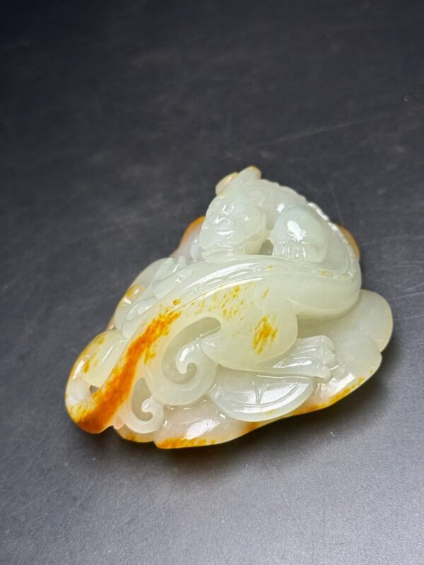 Hetian jade hand-held piece, carved with Chilong, attracting wealth and fortune - Image 5