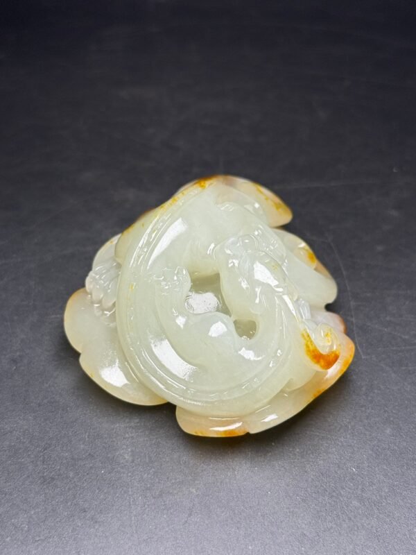 Hetian jade hand-held piece, carved with Chilong, attracting wealth and fortune - Image 7