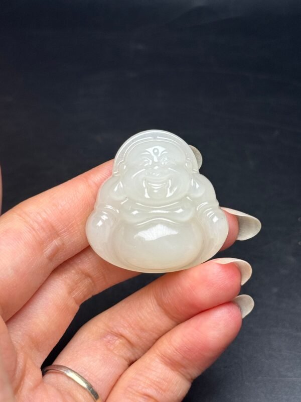 Hetian jade big belly Maitreya Buddha, smiling all the time, big belly can hold the world