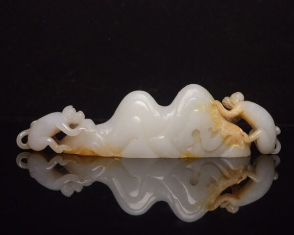 Hetian jade pen holder - Image 9