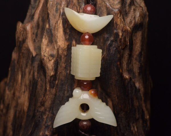 Hetian Jade Cicada Pendant - Image 3