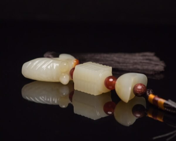 Hetian Jade Cicada Pendant - Image 5