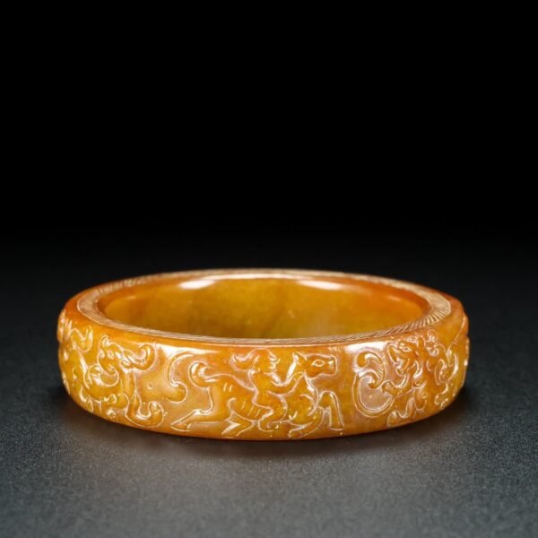 Hetian jade bracelet, fine carving - Image 3