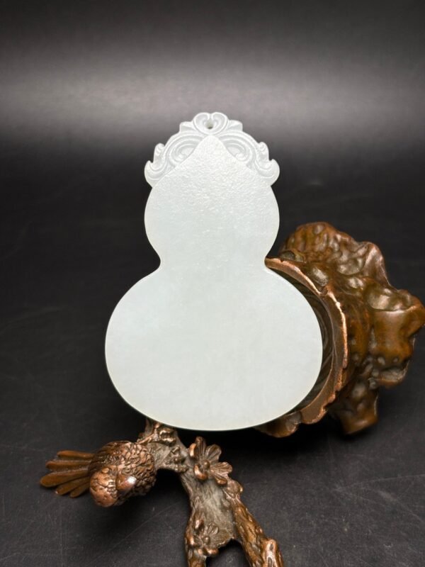 Exquisite Hetian jade gourd peace pendant - Image 4