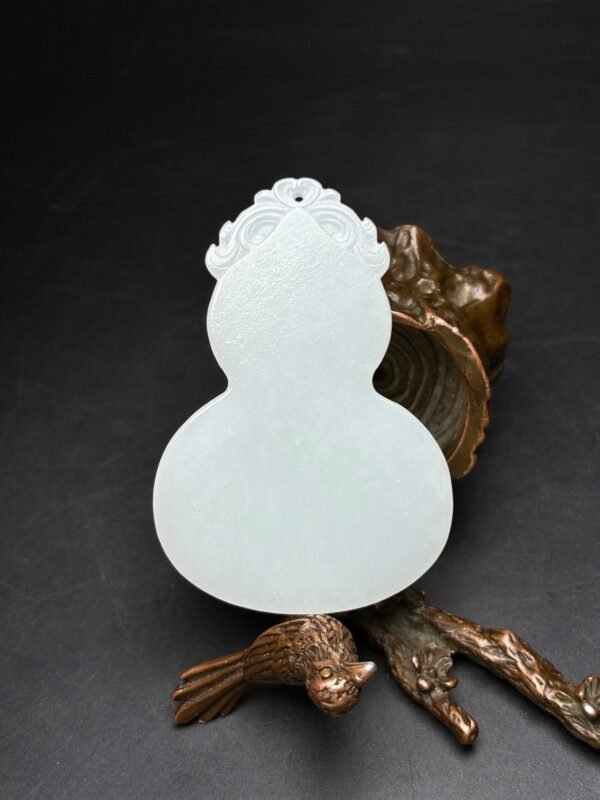 Exquisite Hetian jade gourd peace pendant - Image 7