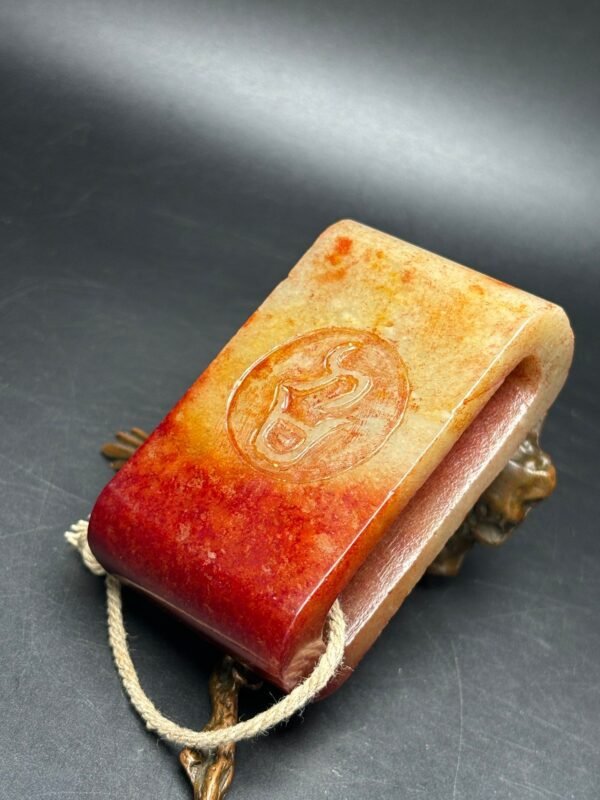 Exquisite Hetian jade belt buckle with gluttonous pattern - Image 4
