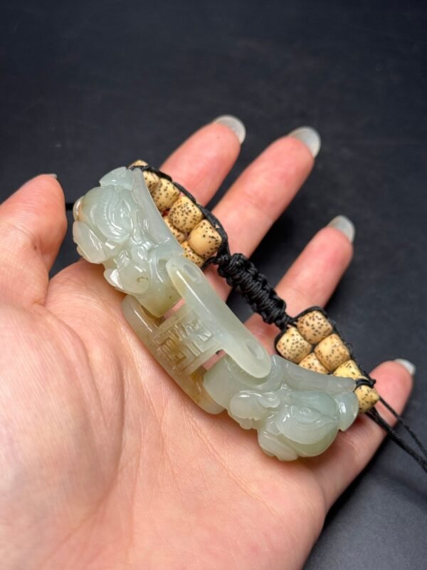 Exquisite Hetian jade bracelet