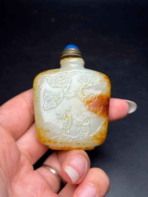 Exquisite Hetian jade snuff bottle - Image 2