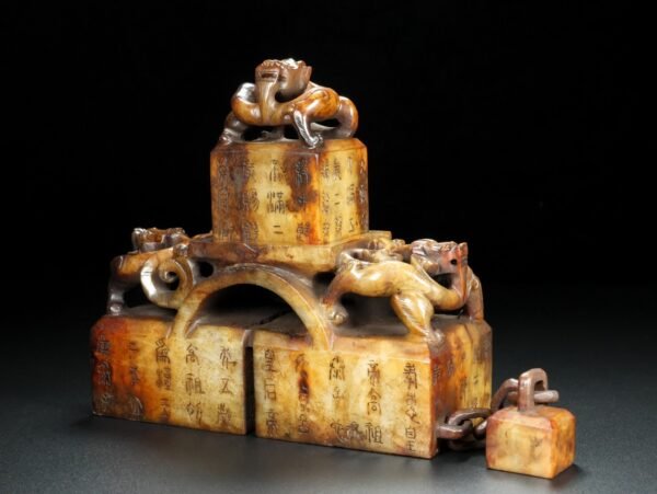 Old collection of Hetian jade chain seal, this collection has a thick and natural skin