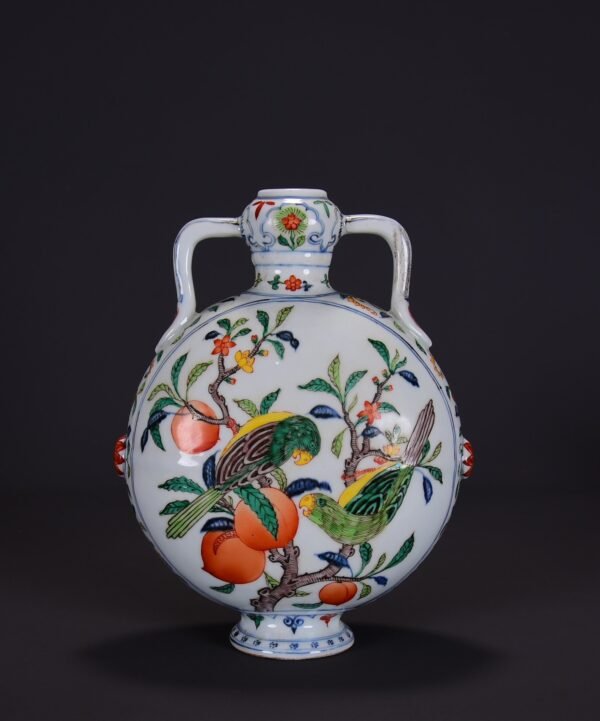 An old Ming Xuande multicolored loquat ribbon bird pattern vase