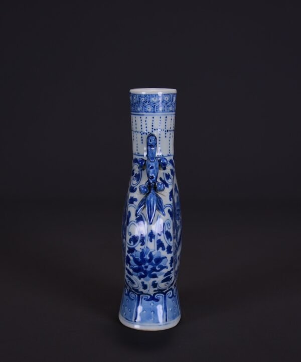 old Qing Kangxi blue and white landscape double-eared flat vase - Image 7
