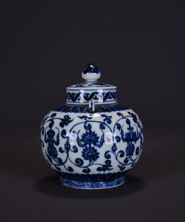old collection of Ming Xuande blue and white twined branch-supported eight-treasure double-cord jar - Image 7