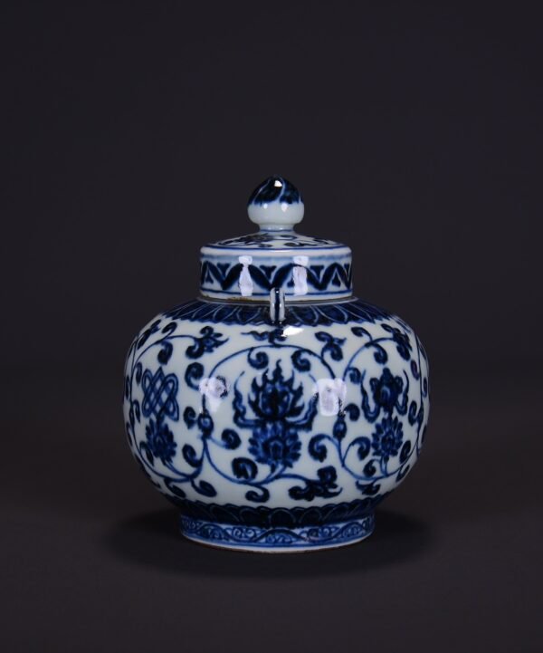 old collection of Ming Xuande blue and white twined branch-supported eight-treasure double-cord jar - Image 8