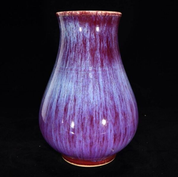 Qing Yongzheng kiln-changed wire-drawn glaze vase