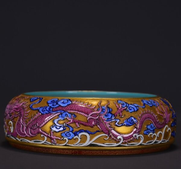 Old collection of Qing Dynasty Qianlong gilt carved sea dragon pattern washbasin - Image 2