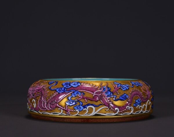 Old collection of Qing Dynasty Qianlong gilt carved sea dragon pattern washbasin - Image 3