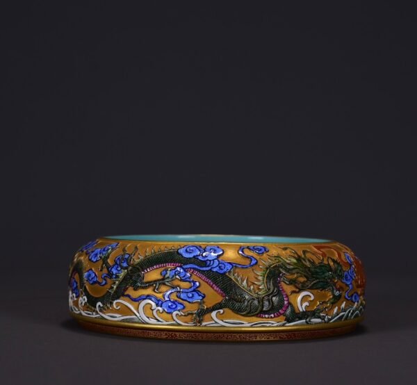 Old collection of Qing Dynasty Qianlong gilt carved sea dragon pattern washbasin - Image 6