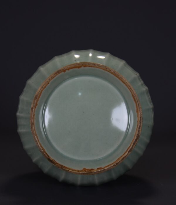 Old Collection of Song Dynasty Longquan Kiln Twined Flower Double Ear Vase - Image 9