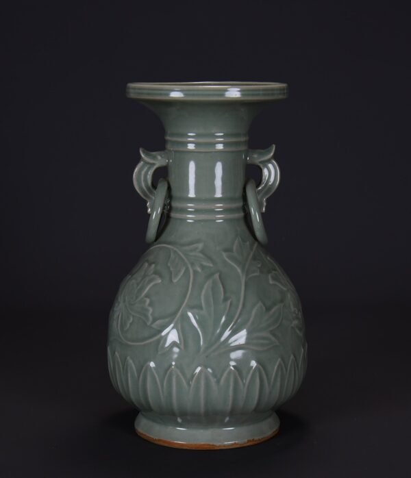 Old Collection of Song Dynasty Longquan Kiln Twined Flower Double Ear Vase - Image 2