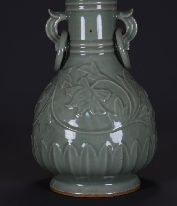 Old Collection of Song Dynasty Longquan Kiln Twined Flower Double Ear Vase - Image 6