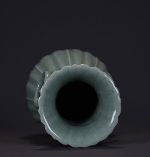 Old Collection of Song Dynasty Longquan Kiln Double-eared Vase - Image 7