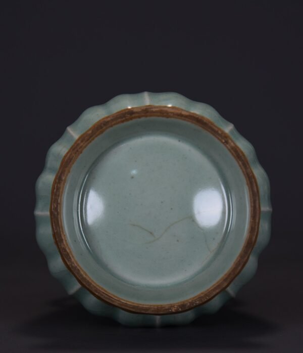 Old Collection of Song Dynasty Longquan Kiln Double-eared Vase - Image 9