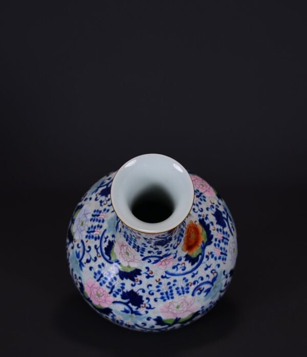 old collection of Qing Qianlong blue and white doucai peony pattern appreciation vase - Image 3