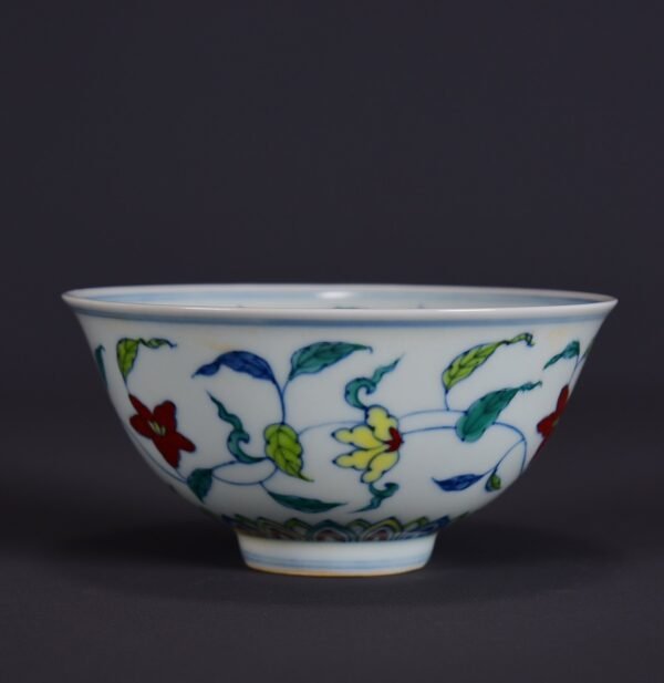 An old collection of Ming Chenghua Doucai morning glory pattern bowl - Image 3