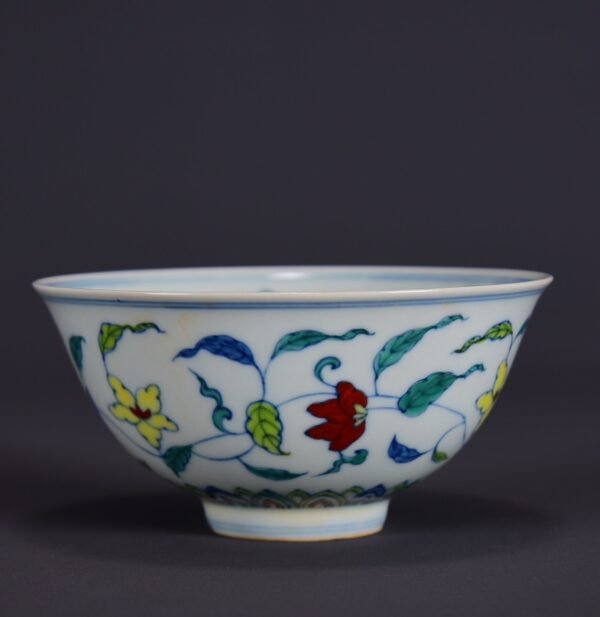 An old collection of Ming Chenghua Doucai morning glory pattern bowl - Image 4