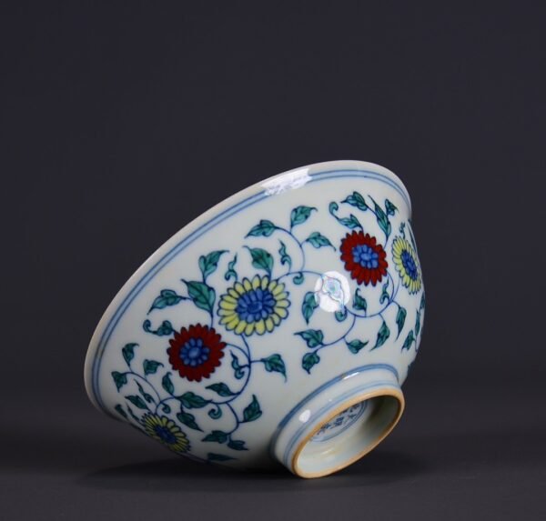 An old collection of Ming Chenghua Doucai bowl with twined flower patterns