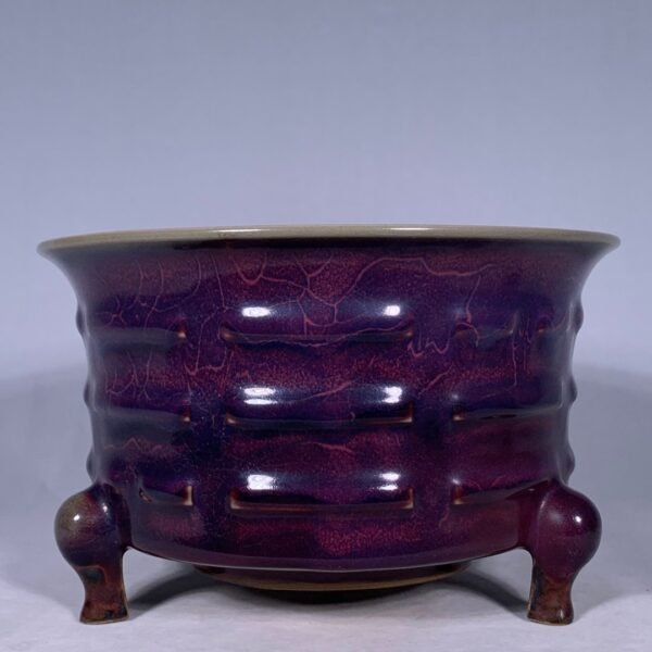 Song Dynasty Jun kiln rose purple glaze Bagua pattern three-legged box - Image 4