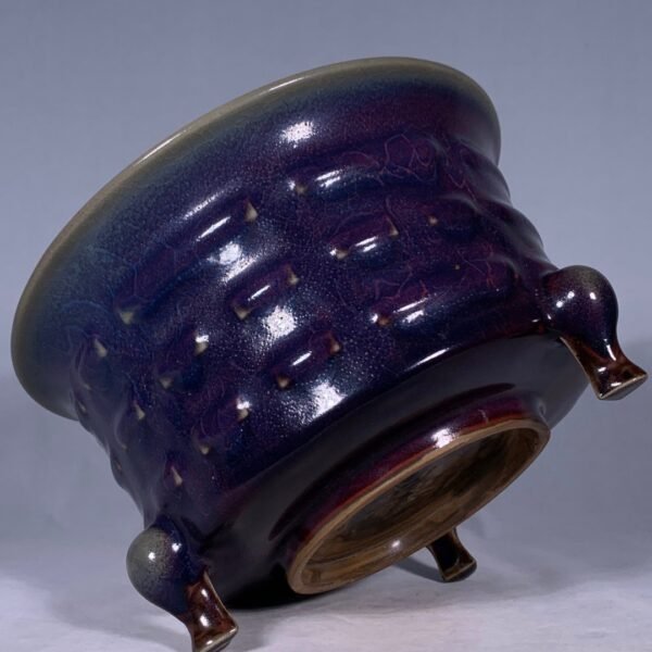 Song Dynasty Jun kiln rose purple glaze Bagua pattern three-legged box - Image 5