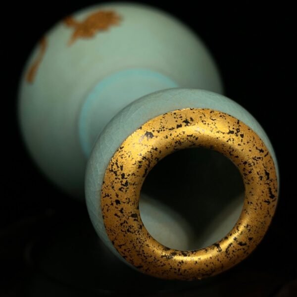 Song Ru kiln rimmed with gold garlic vase - Image 4