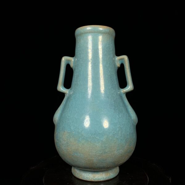 Song Ru kiln ice crack double-eared bottle